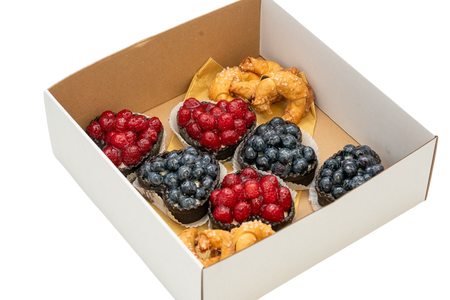 Pudełko karton z okienkiem na ciasto muffiny babeczki pączki 30 x 30 x 10